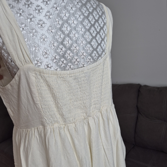 New Look Cream Maxi Dress - Picture 3 of 7